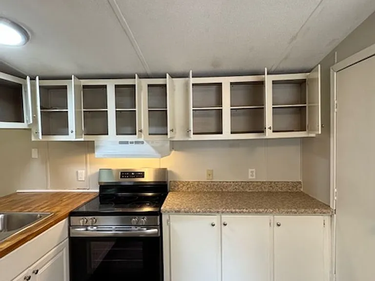 240 Max Ct — Photo 5