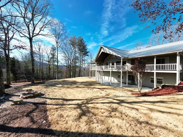 780 Crooked Creek Conn, Young Harris, GA 30582