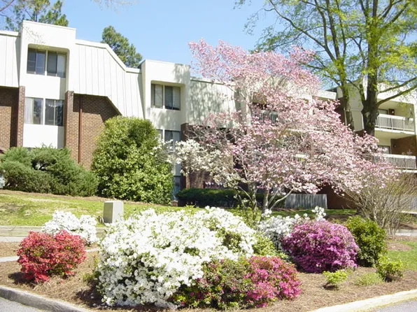 500 Umstead Dr, Chapel Hill, NC