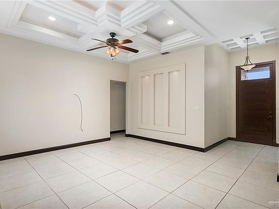 3rd image of 610 Oblate St