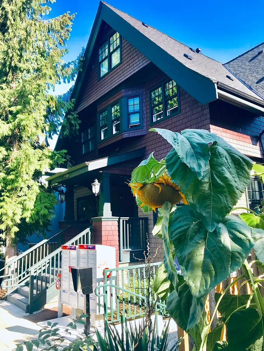 1539 Comox Street Vancouver — Photo 1