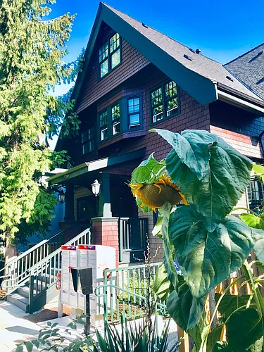 1539 Comox St Photo 1