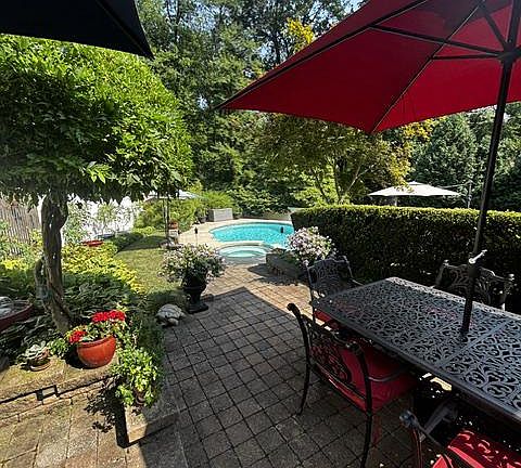 3rd image of 2766 Arrowhead Dr