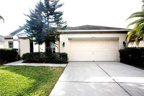 1319 Rowantree Dr Photo 1