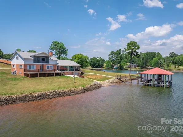 1036 Lake Vista Ln, Taylorsville, NC 28681