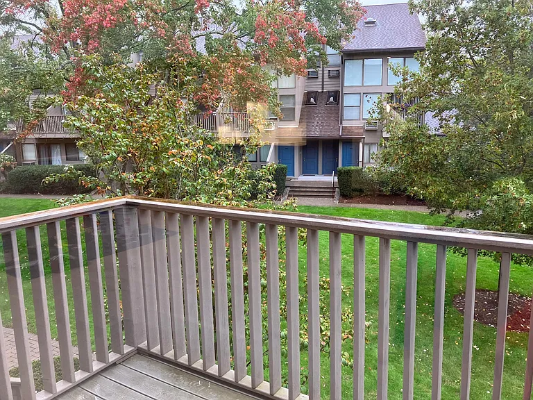 1465 E Putnam Ave #229 — Photo 17