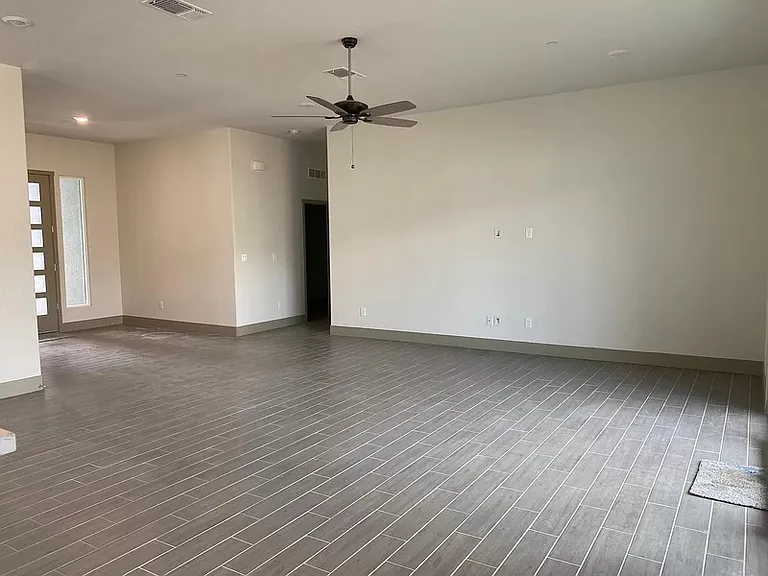 2467 Valverde Dr — Photo 19
