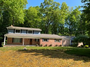 3829 Glen Hills Dr, Hartland, MI 48353