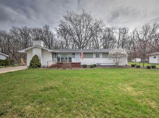 600 Lawrence Dr, Mt Zion, IL