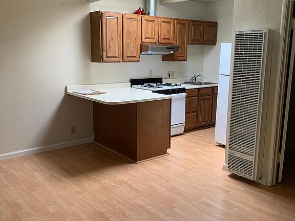 2nd image of 2691 Alma St