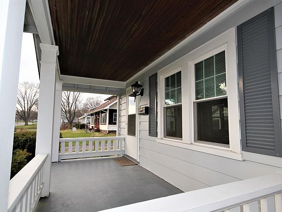 5th image of 10 Oakwood Ave