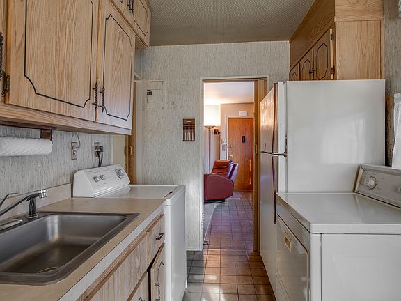 5th image of 25131 61st Ave