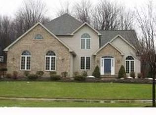 9465 Woodchip Ln, Broadview Heights, OH 44147