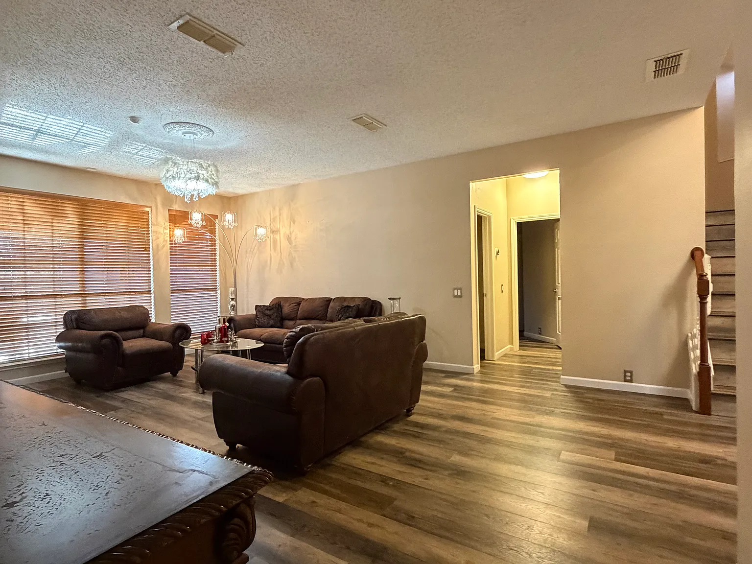 4 bed, 2.5 bath, 2510 sqft, $2,850 — Photo 2