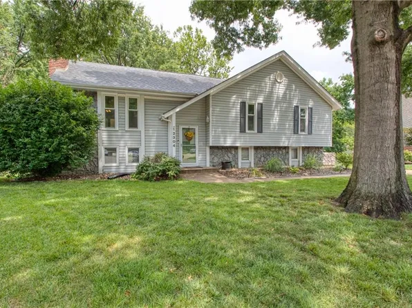 12304 W 99th Ter, Lenexa, KS 66215
