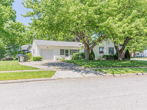 3rd image of 2653 N Haven Blvd
