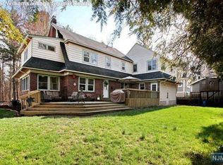 41 Old Pascack Rd, Woodcliff Lake, NJ 07677