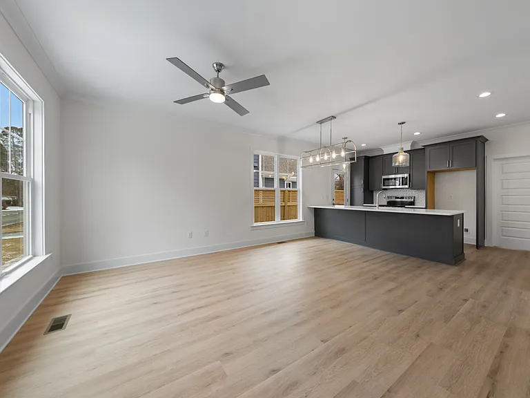 2805A Fawn Ave — Photo 6