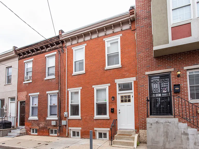 1711 Latona St — Photo 23