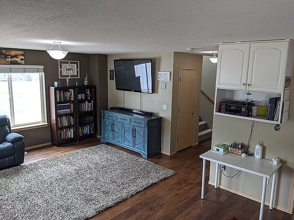 5th image of 93 Ironwood Dr