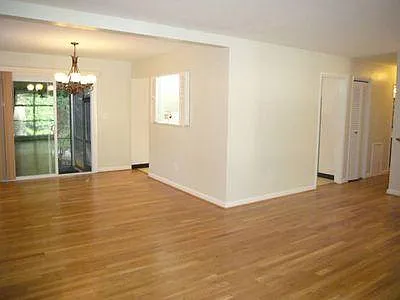 7716 Cayuga Ave — Photo 5