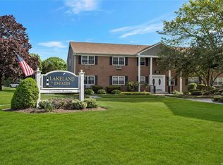 328 Lakeland Ave #1F, Sayville, NY 11782