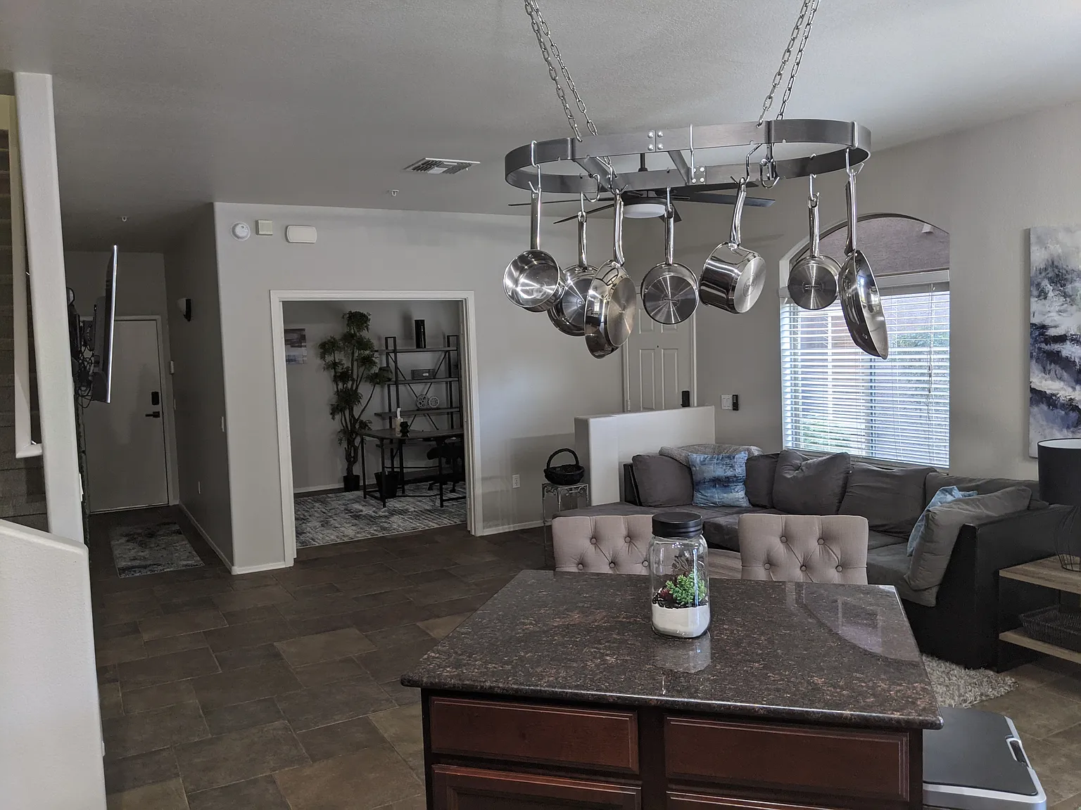 3 bed, 2.5 bath, 1500 sqft, $2,600 — Photo 2