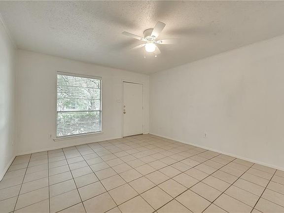 5th image of 133 N Bailey Ave
