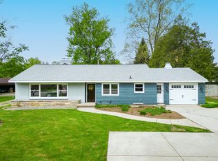 2233 Breton Rd SE, Grand Rapids, MI 49546