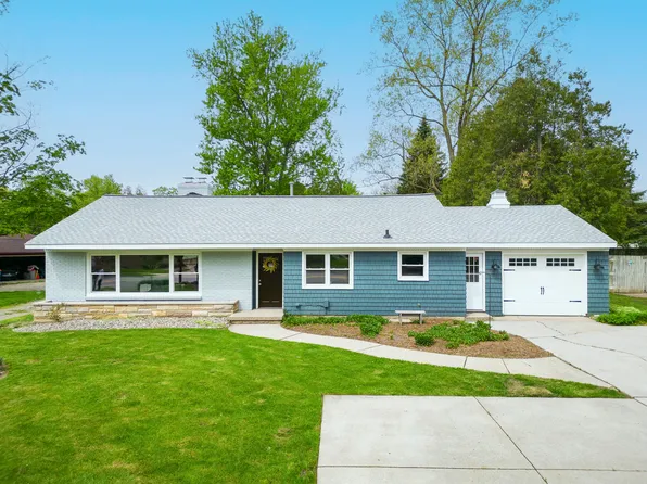 2233 Breton Rd SE, Grand Rapids, MI 49546