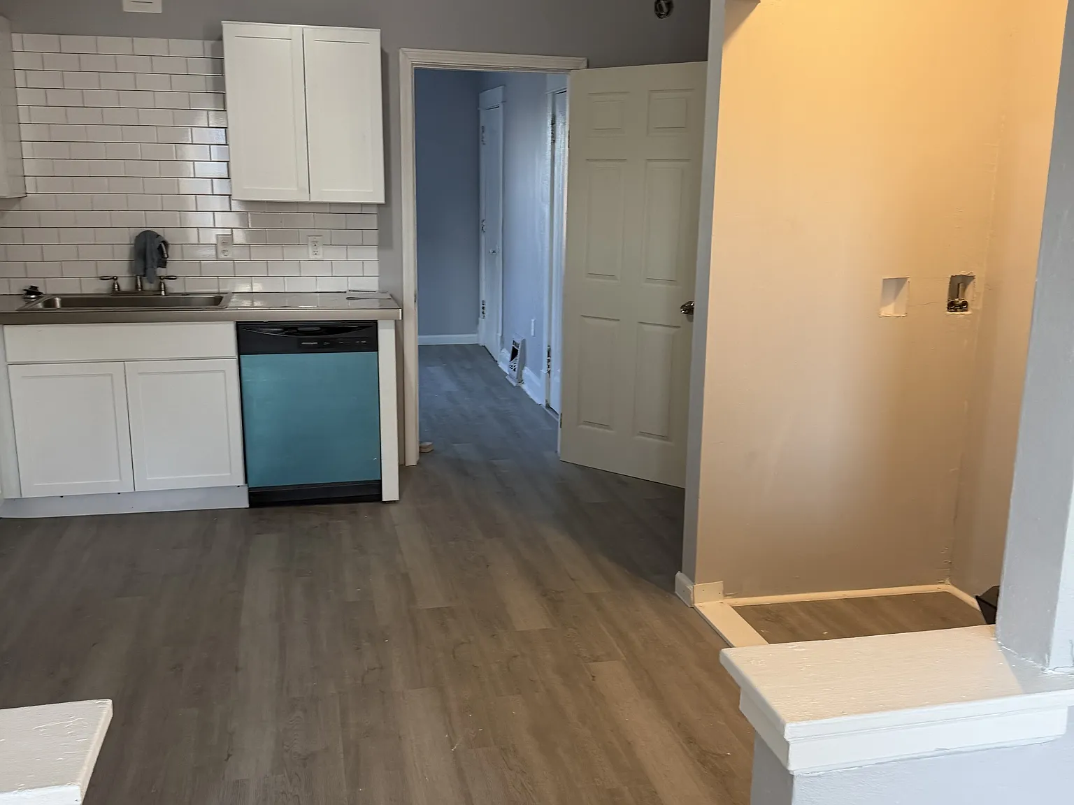 4704 Greer Avenue - 2 — Photo 4