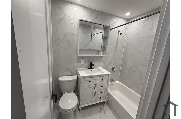 Building Photo - 372 Huntington Ave #3
