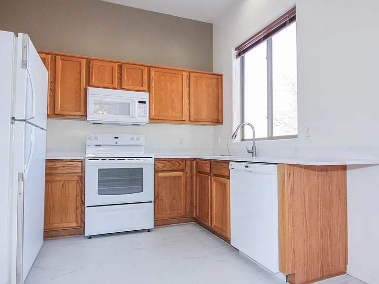 6910 E Yellowglen Dr — Photo 5