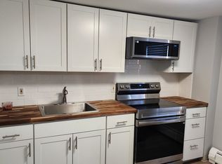 100 Main St APT 7, Newmarket, NH 03857