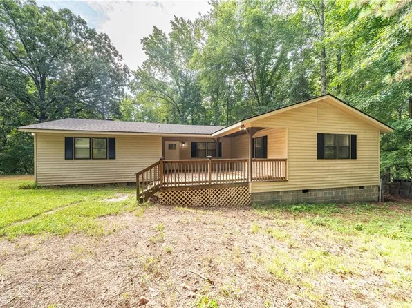 40 Lee Rd #432, Smiths Station, AL 36877