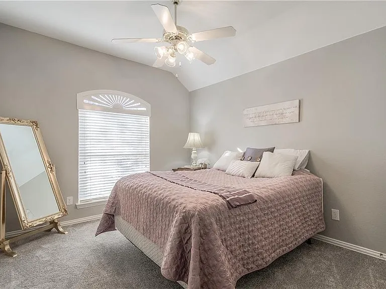 1426 Forest Oaks Ct — Photo 11
