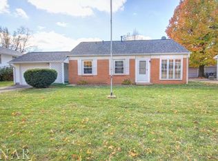 207 Sherwood Way, Bloomington, IL