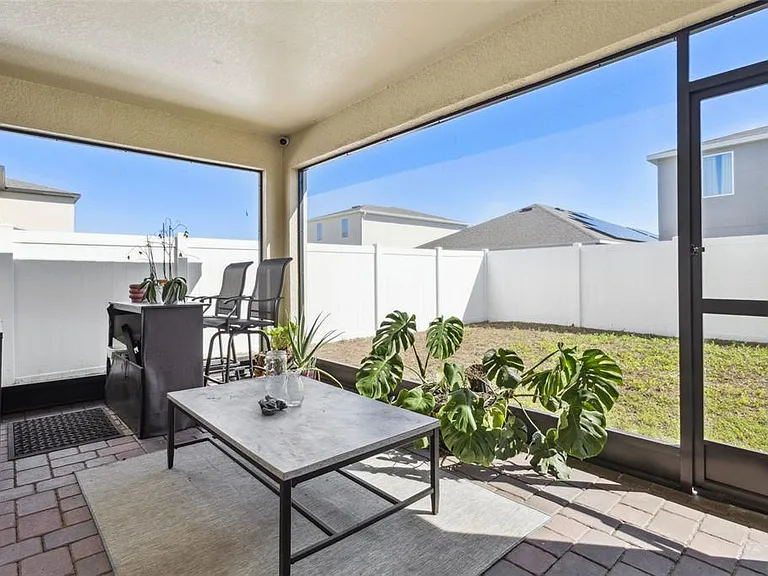 1111 Lone Palm Way — Photo 3