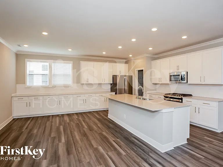 2229 W 171st St — Photo 5