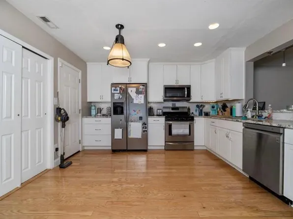 729 Hecate Dr, Virginia Beach, VA 23454