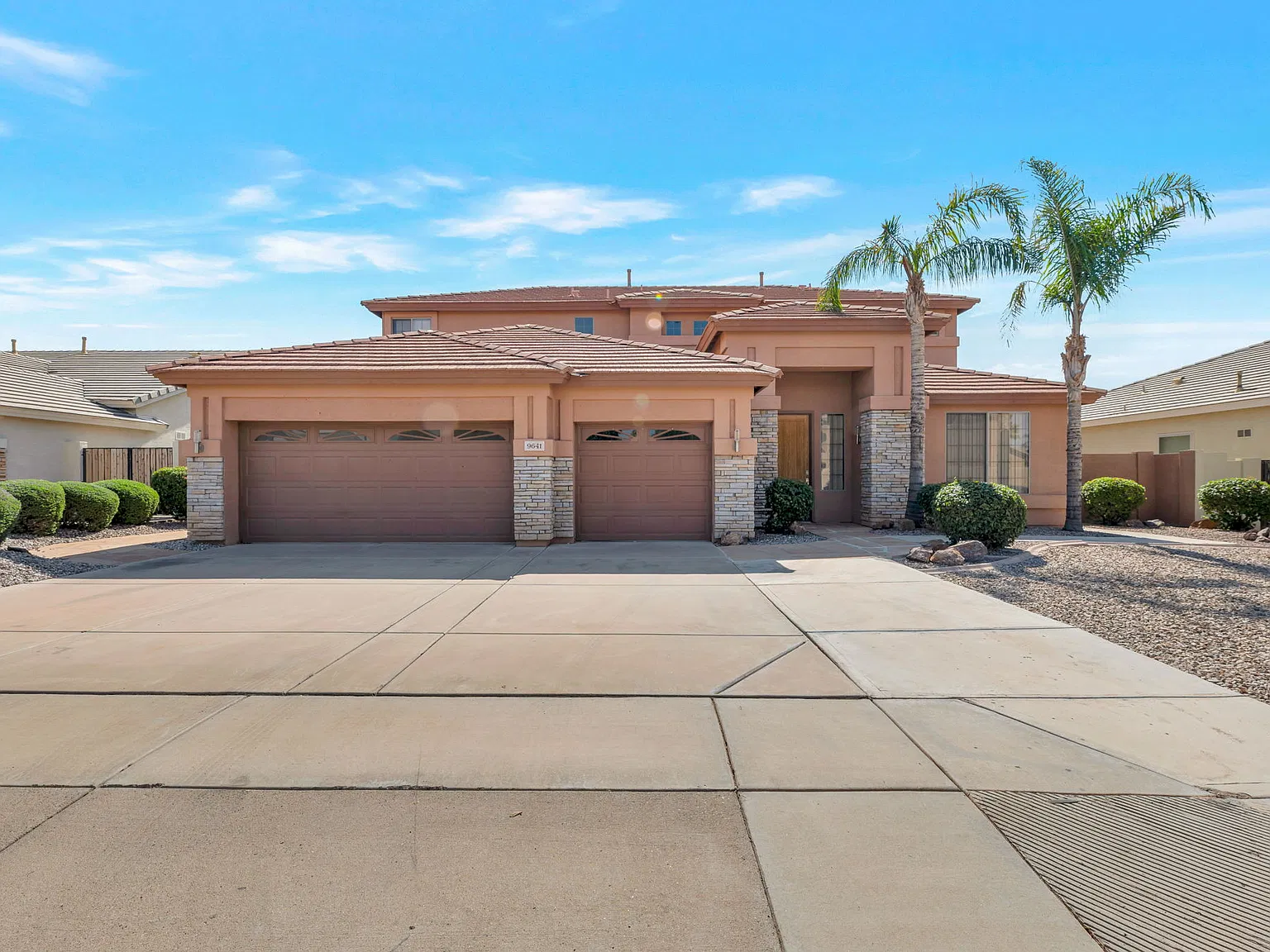 5 bed, 3500 sqft, $3,275 — Photo 2