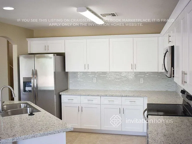 186 N 224th Ln — Photo 4