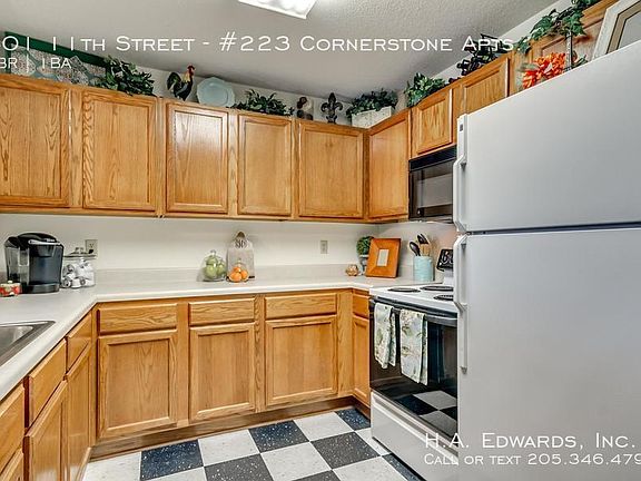 5th image of 601 11th St APT 223