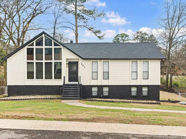 207 11th Pl, Pleasant Grove, AL 35127