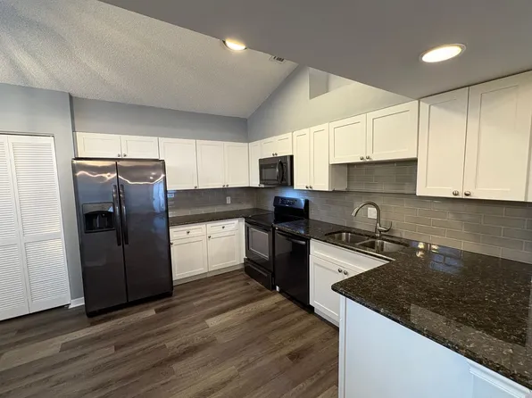 482 10th Pl, Vero Beach, FL 32960