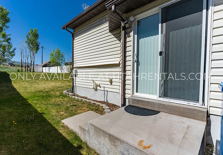 692 E 180 N — Photo 6