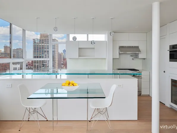 110 East 71st Street image 4 of 14