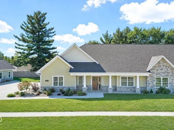 307 Blue River Dr, Knightstown, IN 46148