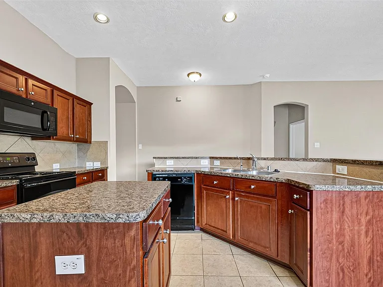 16007 Hidden Manor Dr — Photo 13