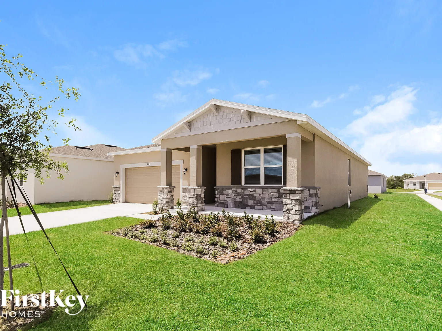 4 bed, 2.0 bath, 1839 sqft, $2,070 — Photo 2